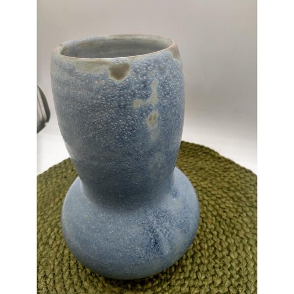 Handcrafted Blue Pottery Vase Signed  7 1/2" Tall With Wide Round Base & Narrow - Picture 7 of 8